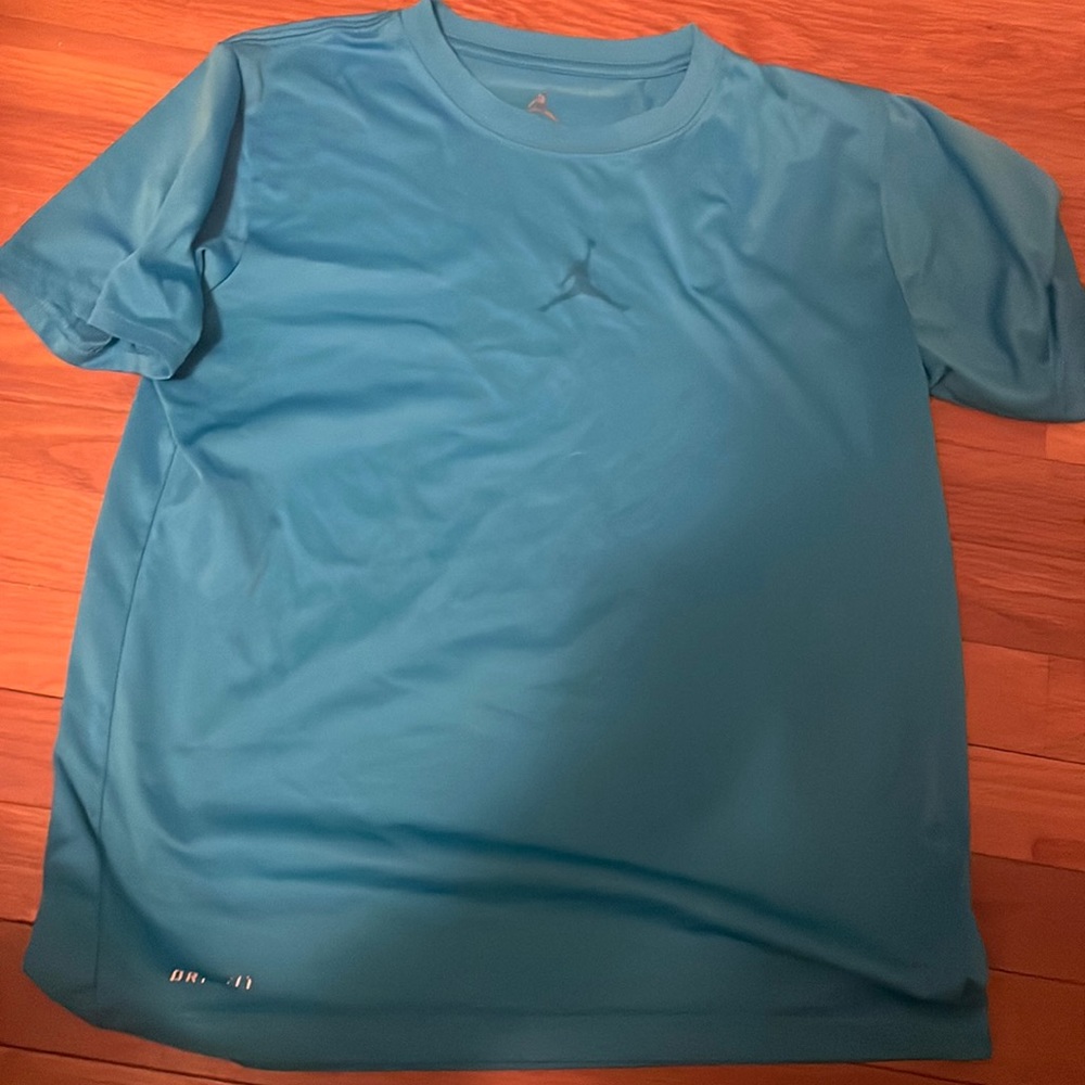 Boys XL Jordan Dri-fit shirt